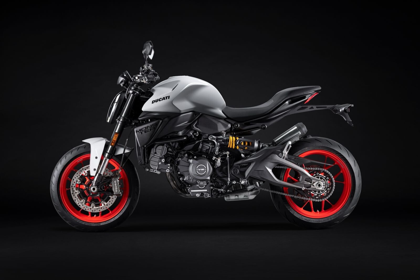 Ducati Monster 2026: le foto