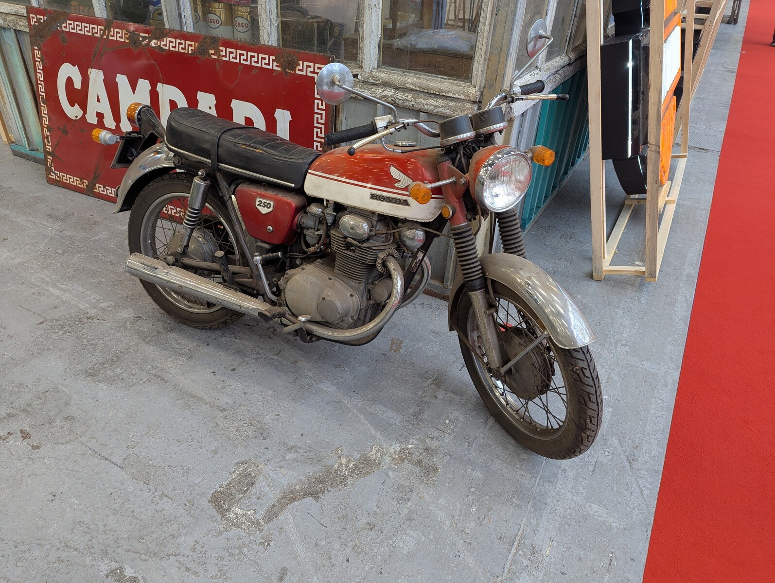 Auto e Moto d'Epoca 2025: le foto live dell'evento