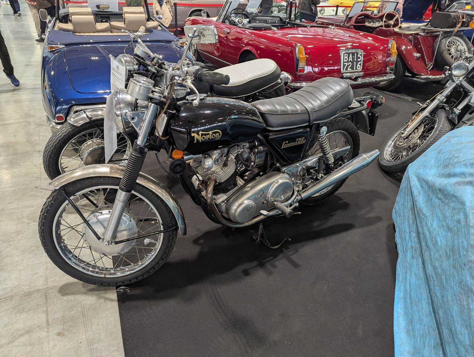 Auto e Moto d'Epoca 2025: le foto live dell'evento