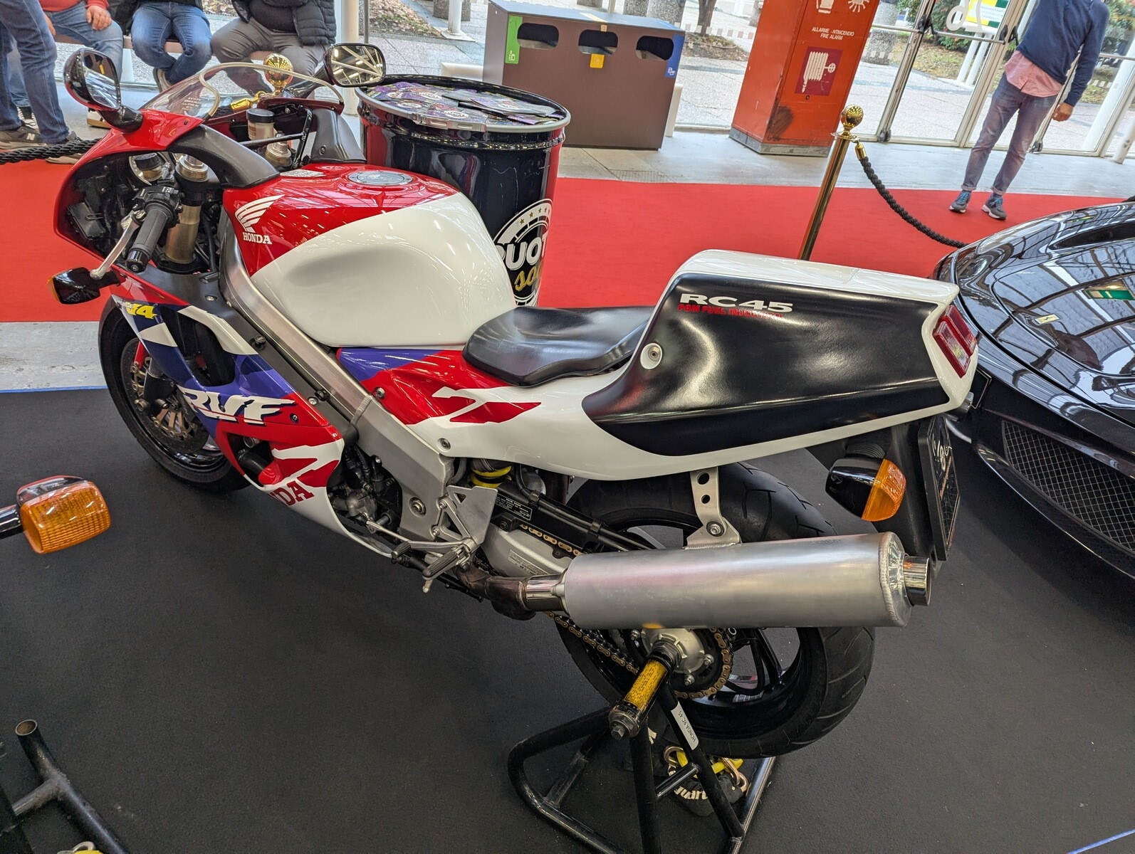 Auto e Moto d'Epoca 2025: le foto live dell'evento