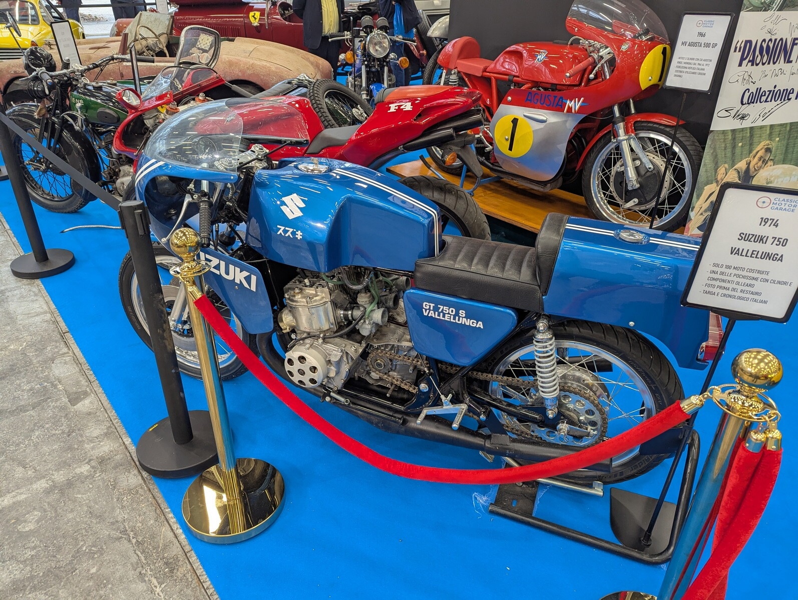 Auto e Moto d'Epoca 2025: le foto live dell'evento