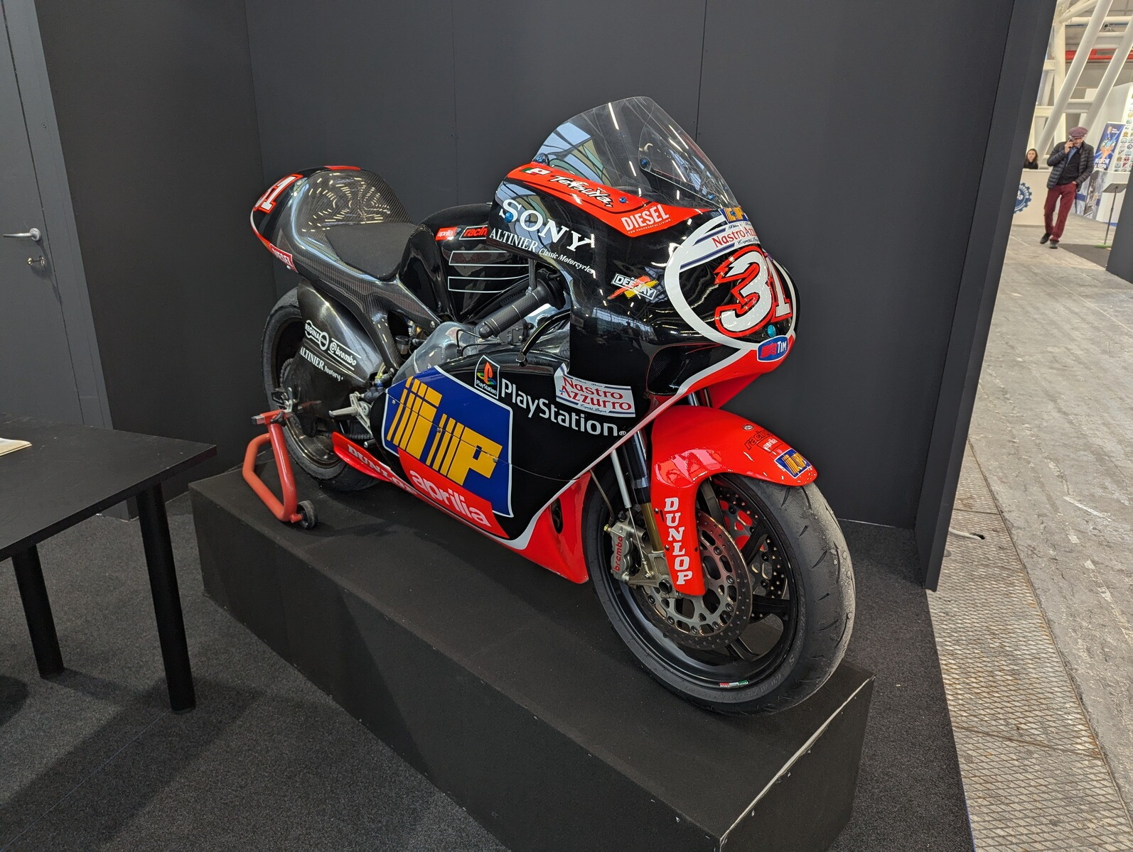 Auto e Moto d'Epoca 2025: le foto live dell'evento