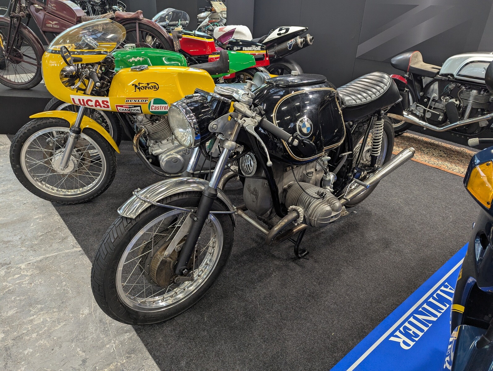 Auto e Moto d'Epoca 2025: le foto live dell'evento