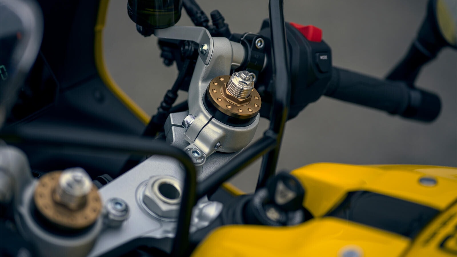 Yamaha XSR900 GP 2026: le foto