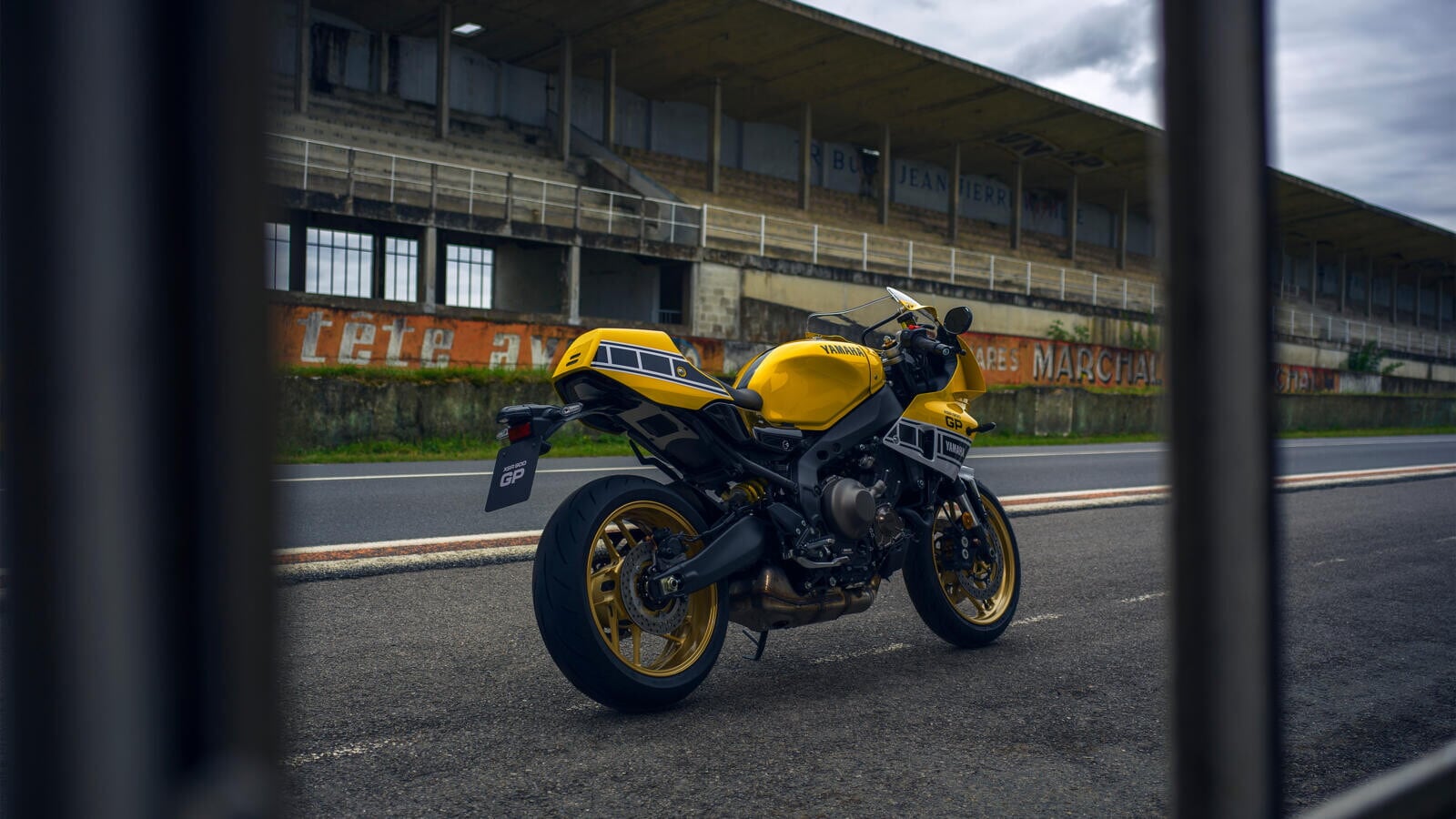 Yamaha XSR900 GP 2026: le foto
