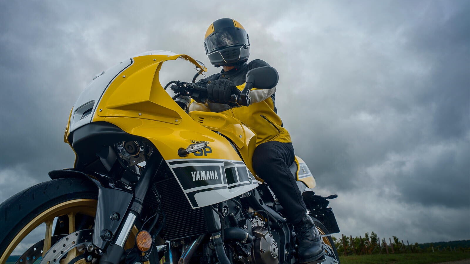 Yamaha XSR900 GP 2026: le foto