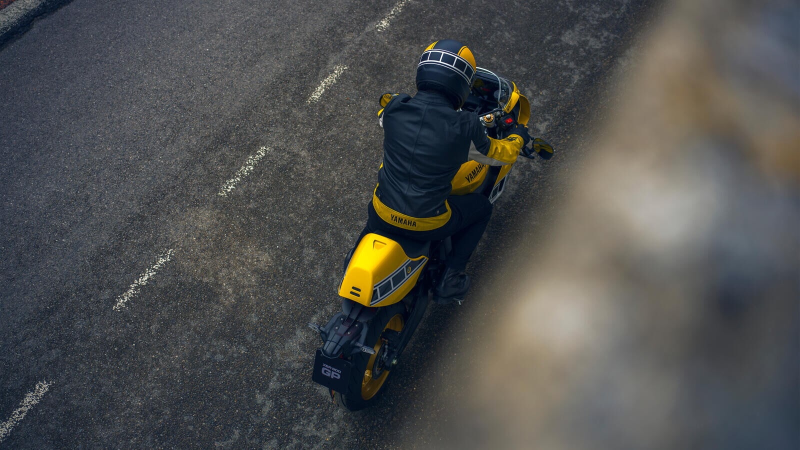 Yamaha XSR900 GP 2026: le foto