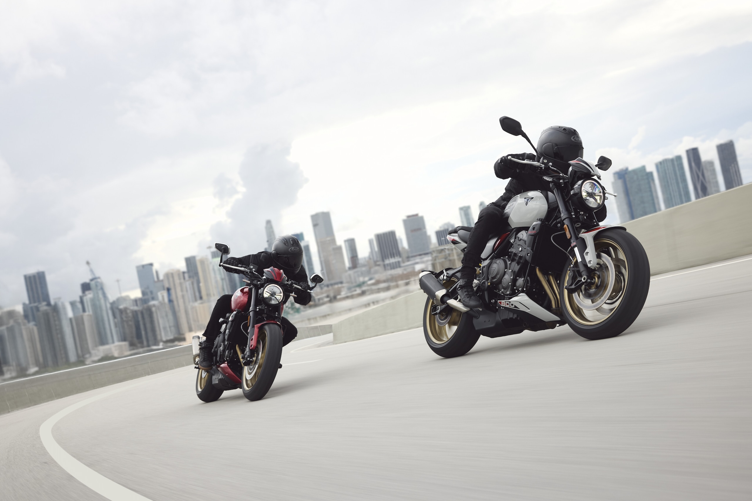 Triumph Trident 800 2026: le foto