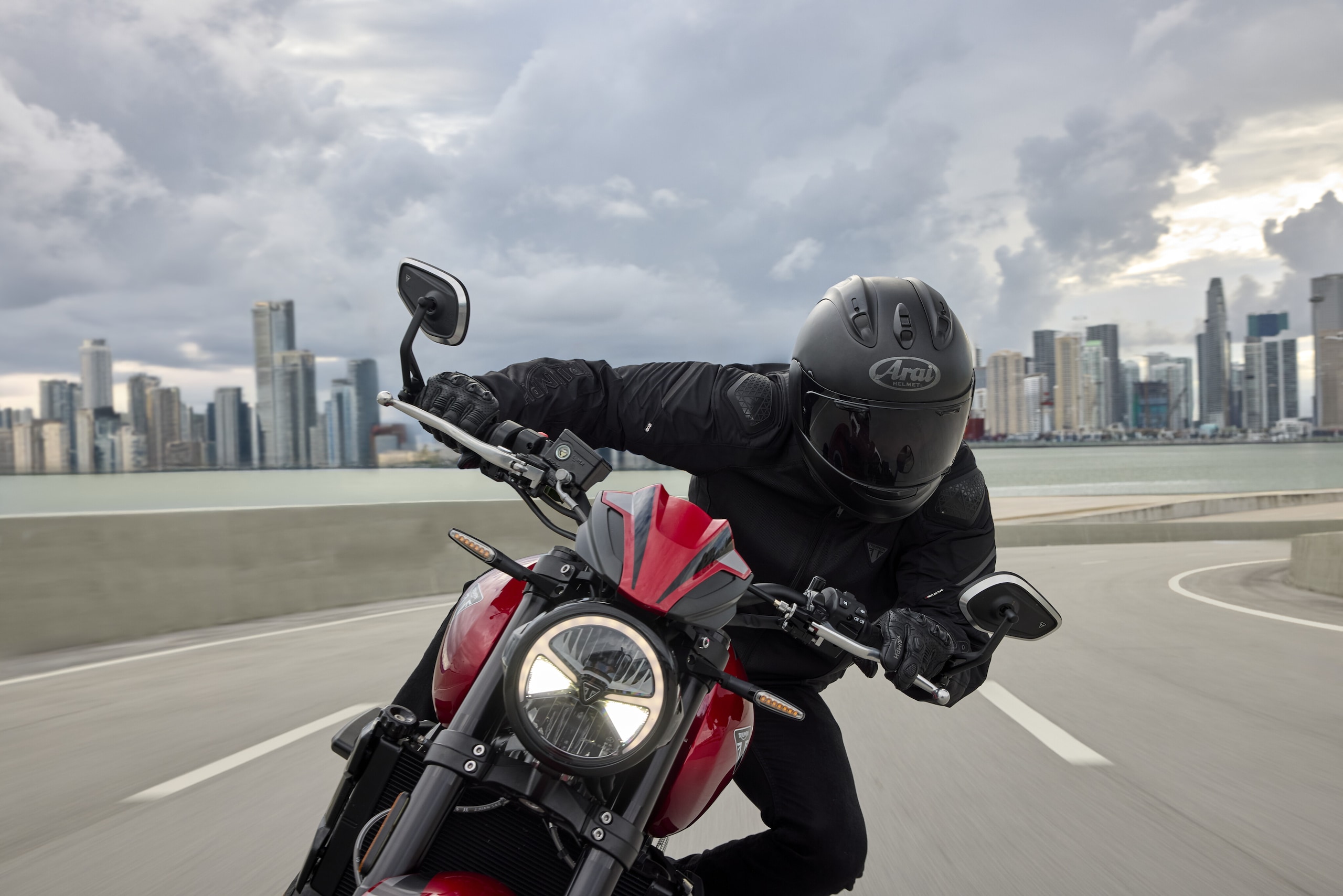 Triumph Trident 800 2026: le foto