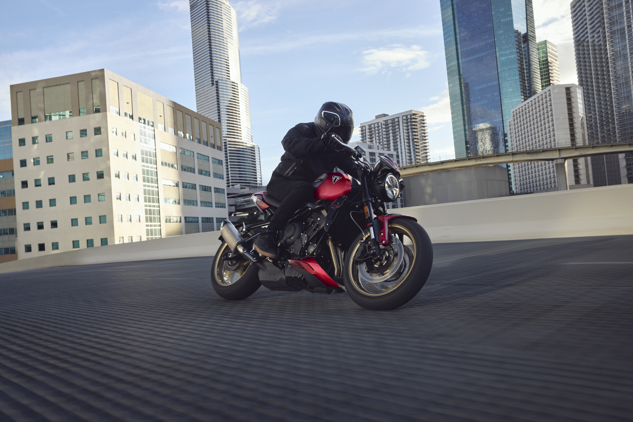 Triumph Trident 800 2026: le foto