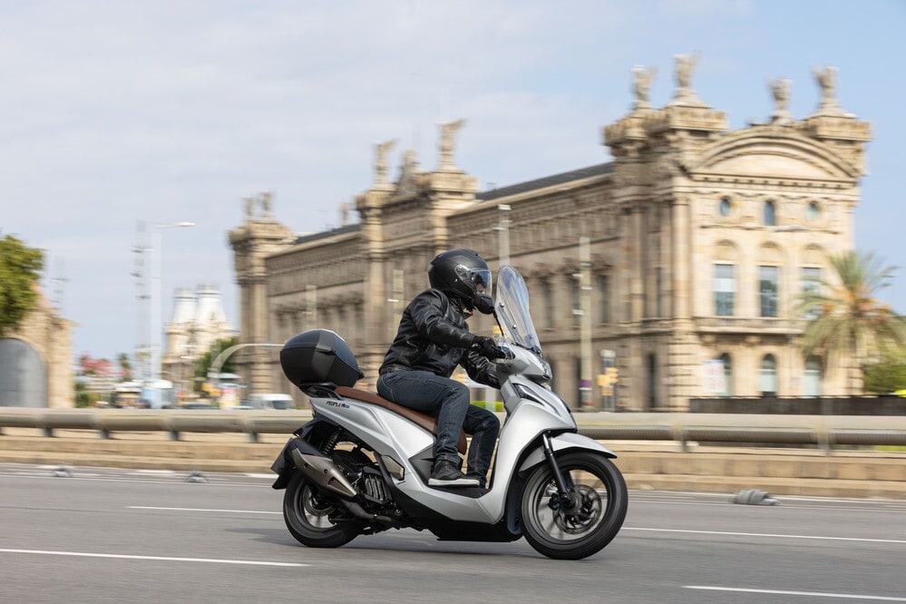 Kymco People R Hybrid: le foto