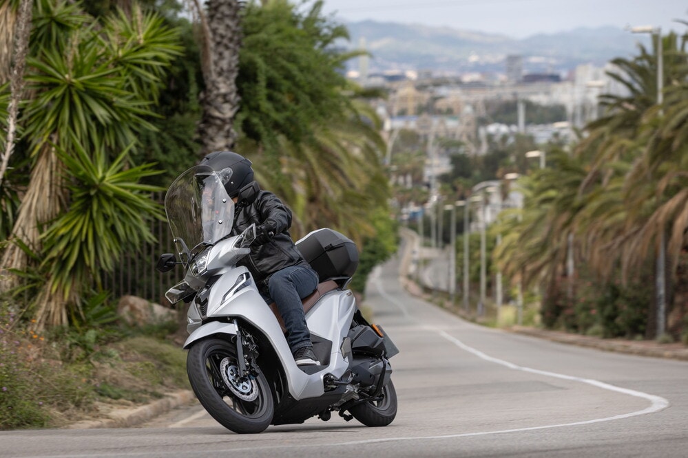 Kymco People R Hybrid: le foto