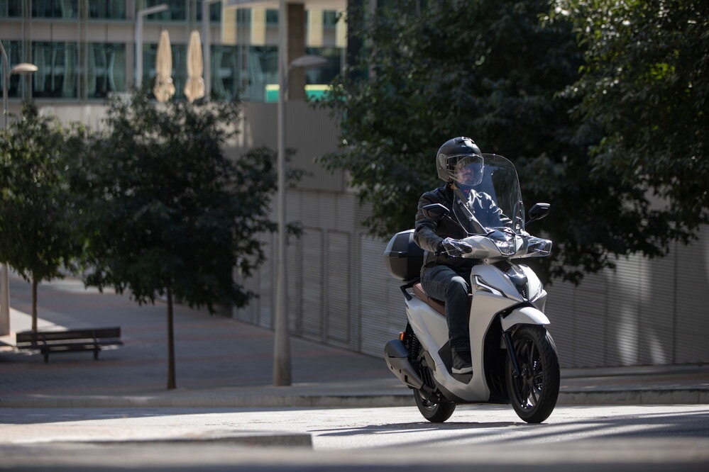 Kymco People R Hybrid: le foto