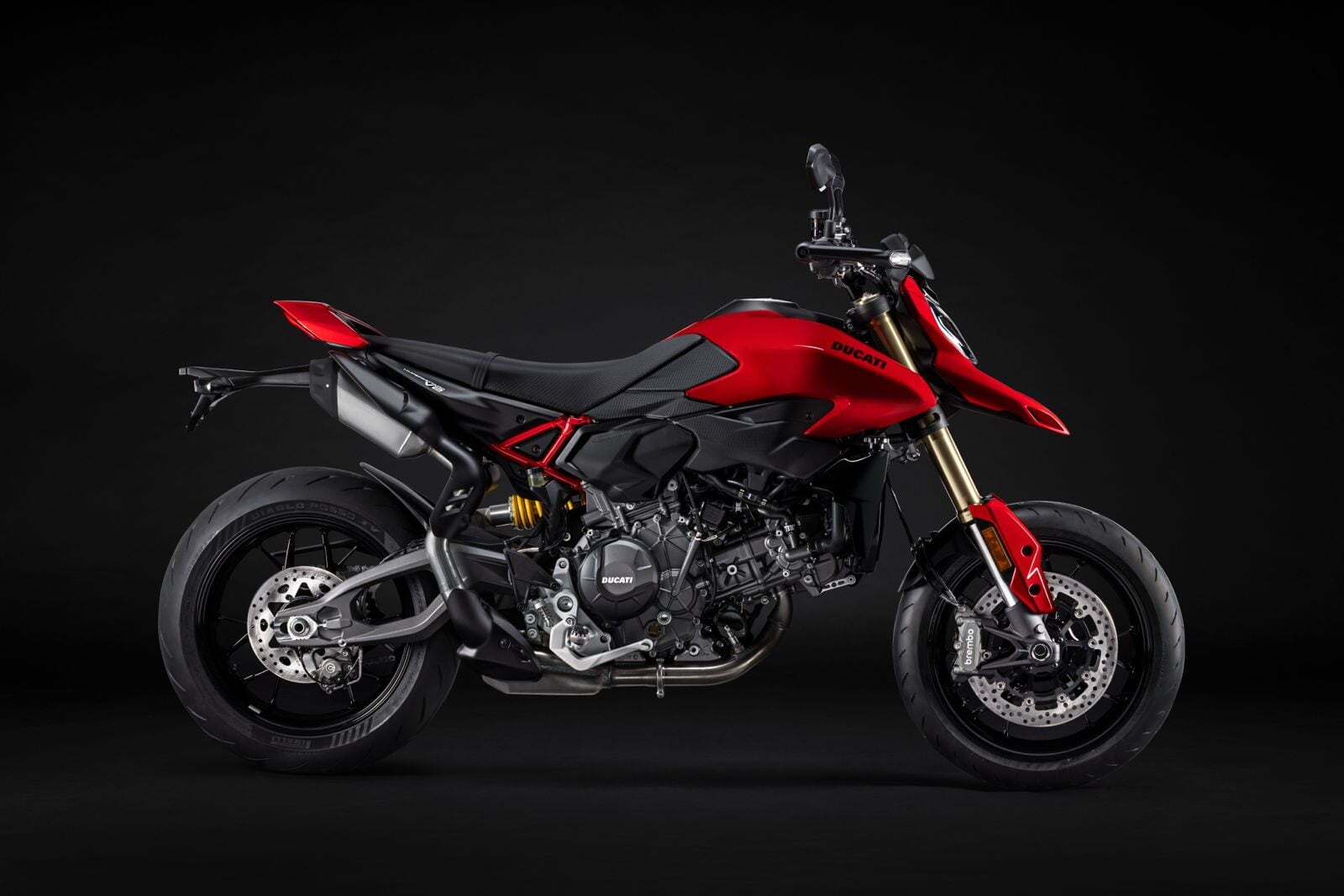 Ducati Hypermotard V2 e SP: le foto della novità presentata ad EICMA 2025