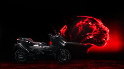 Yamaha TMAX 25th Anniversary: le foto della novità portata ad EICMA 2025