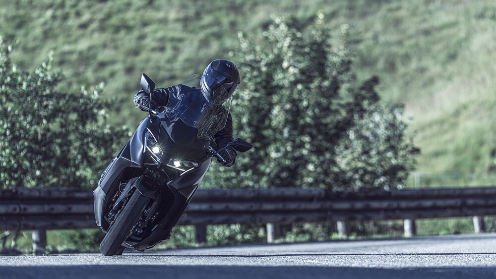 Yamaha TMAX 25th Anniversary: le foto della novità portata ad EICMA 2025