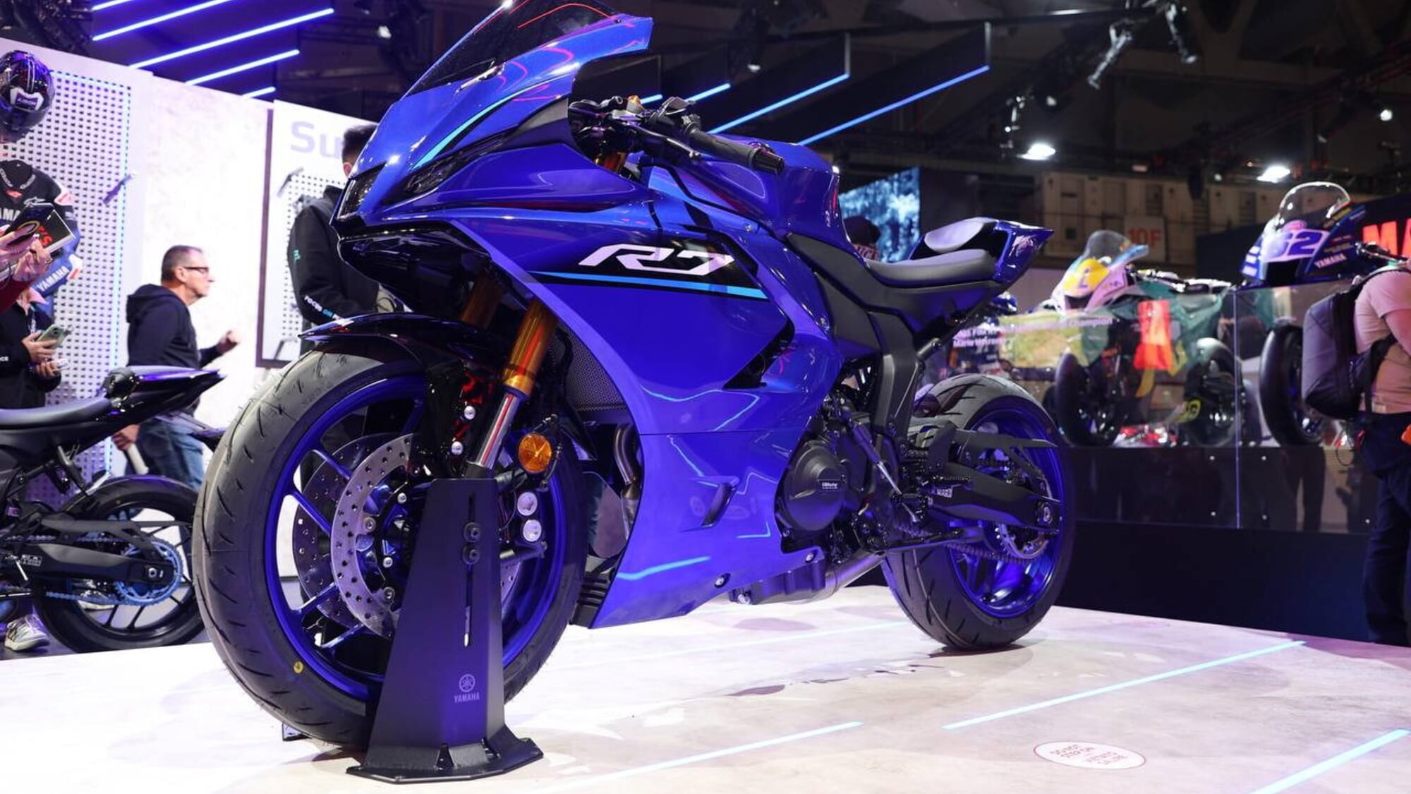 EICMA 2025, Yamaha R7 2026: la media sportiva di Iwata è diventata "grande"
