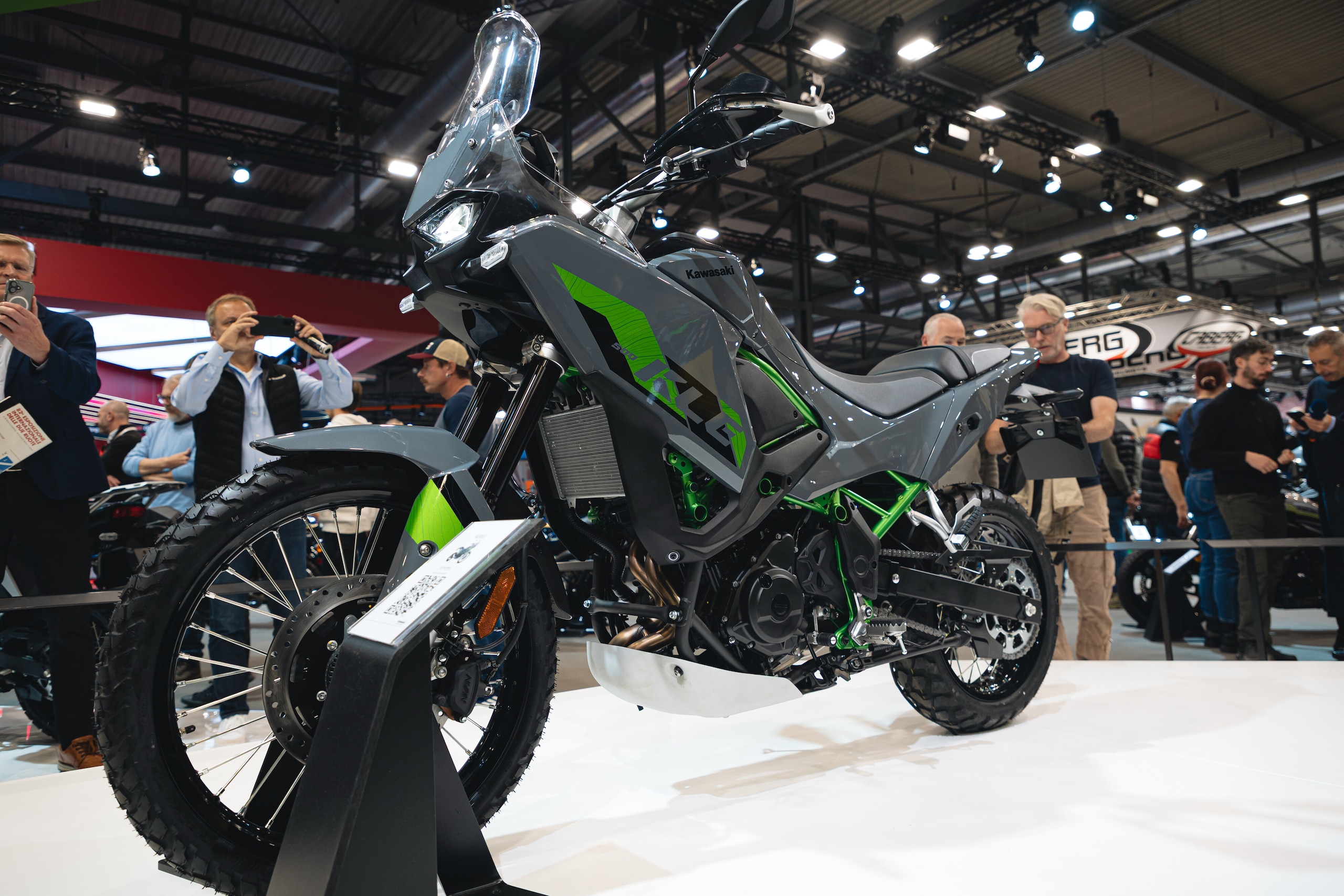 Kawasaki KLE500 2026: l'avventura alla portata di tutti. Anche per