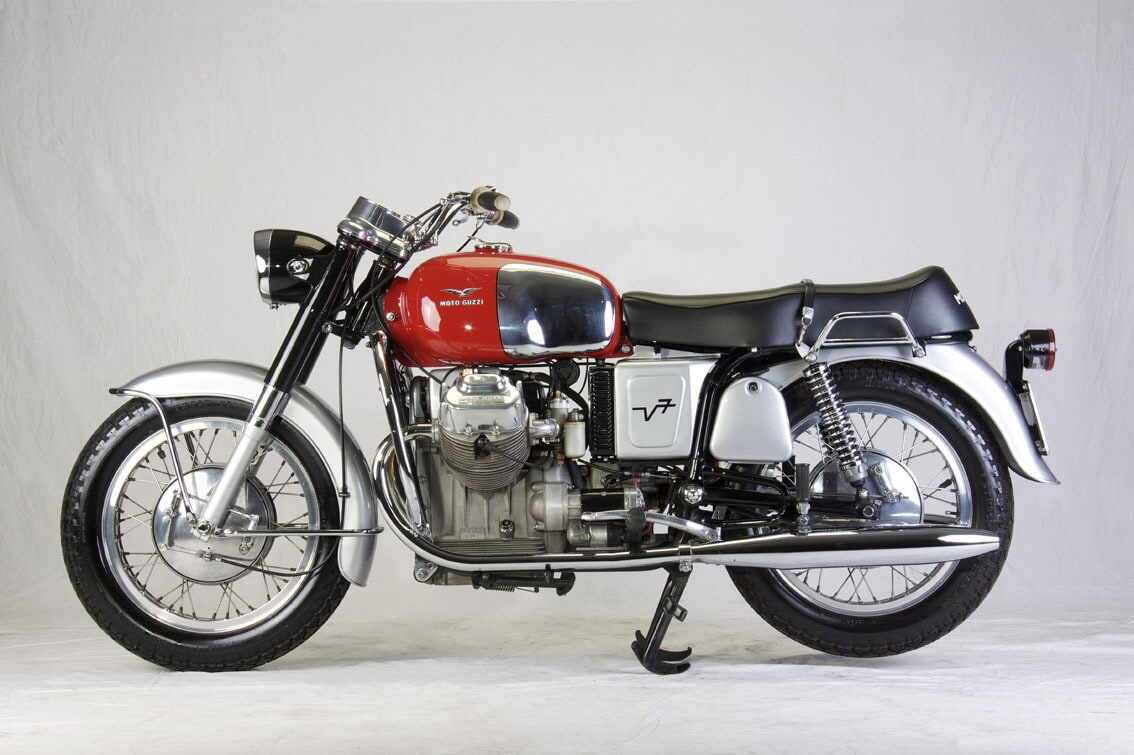 Moto Guzzi V7 700 del 1967: foto