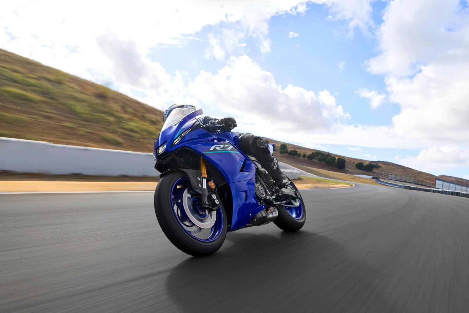 Yamaha R7: le foto della versione 2026
