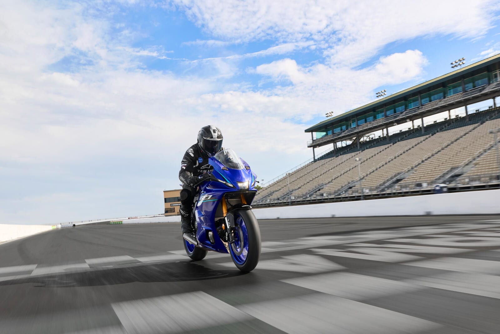 Yamaha R7: le foto della versione 2026