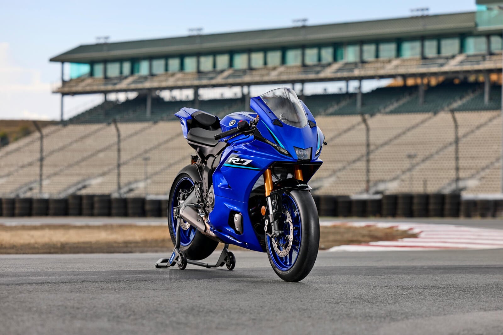 Yamaha R7: le foto della versione 2026