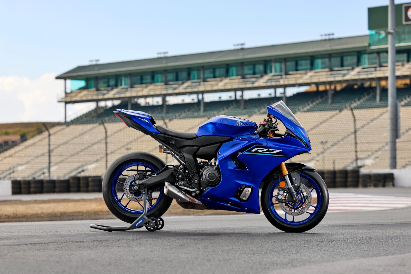 Yamaha R7: le foto della versione 2026