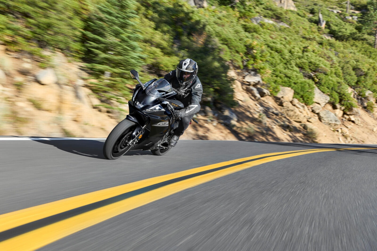 Yamaha R7: le foto della versione 2026