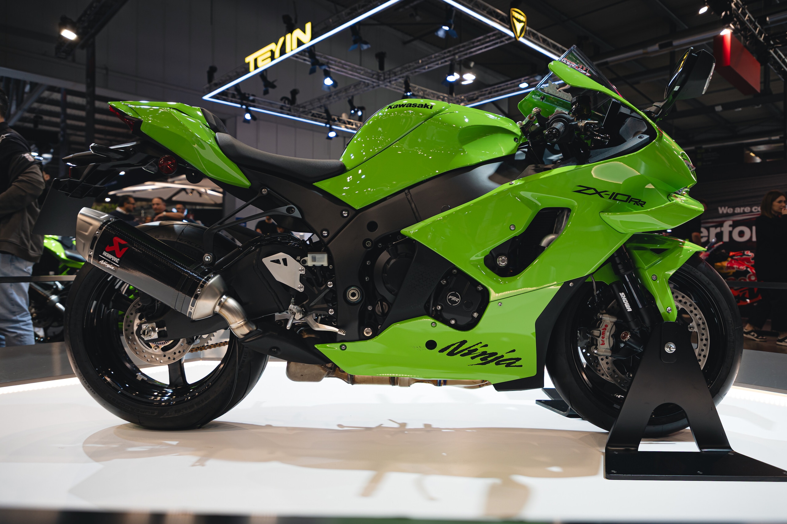 Kawasaki Ninja ZX-10R e ZX-10RR 2026: le foto