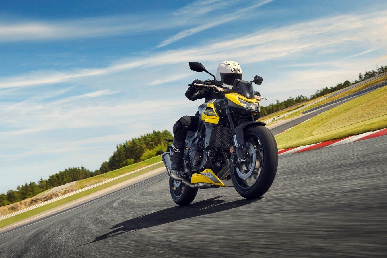 Honda CB750 Hornet: le immagini della versione 2026