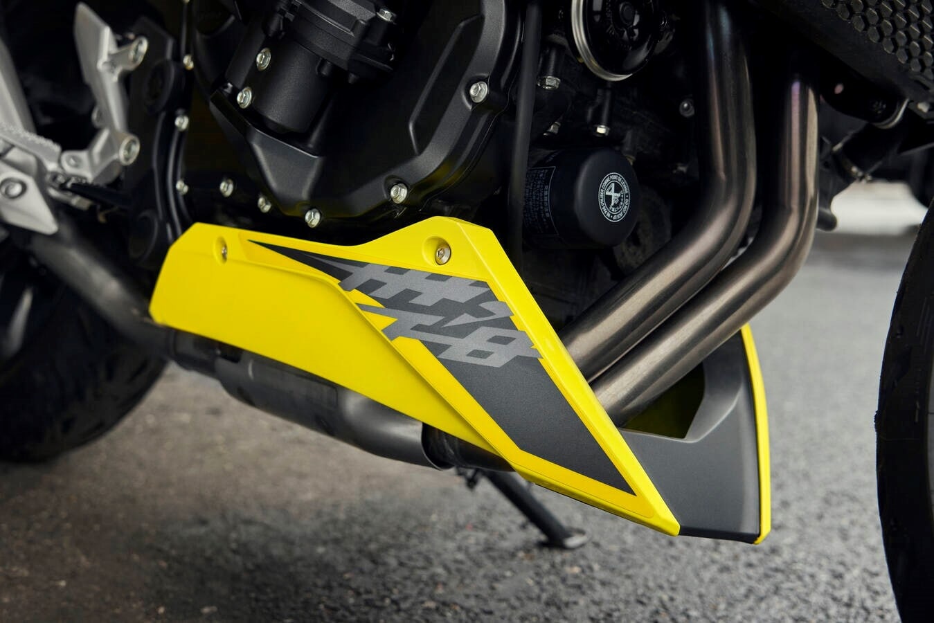 Honda CB750 Hornet: le immagini della versione 2026