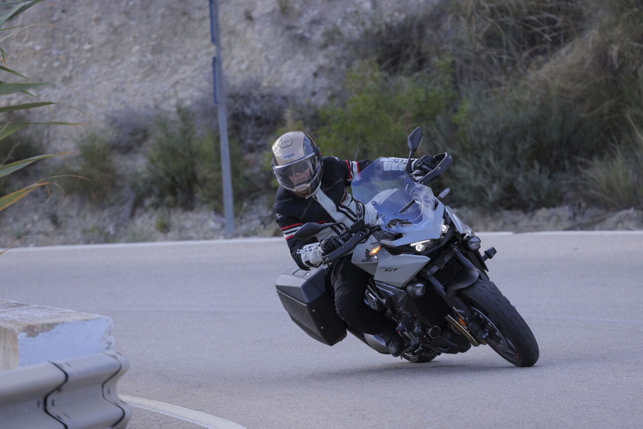 Honda CB1000GT: le FOTO della prova