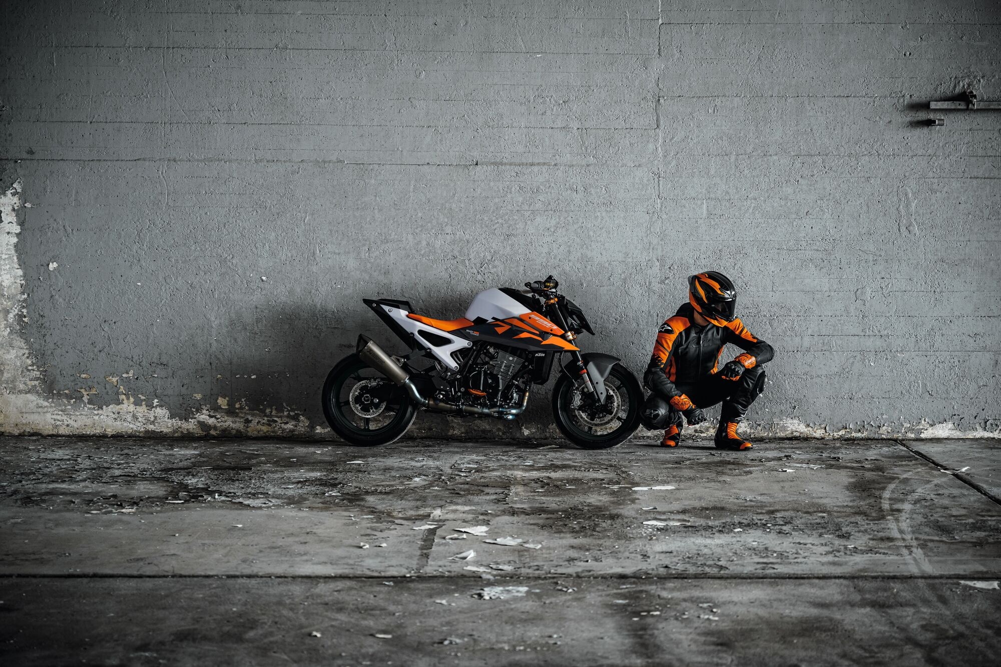 KTM 990 Duke: le foto della nuova livrea 2026