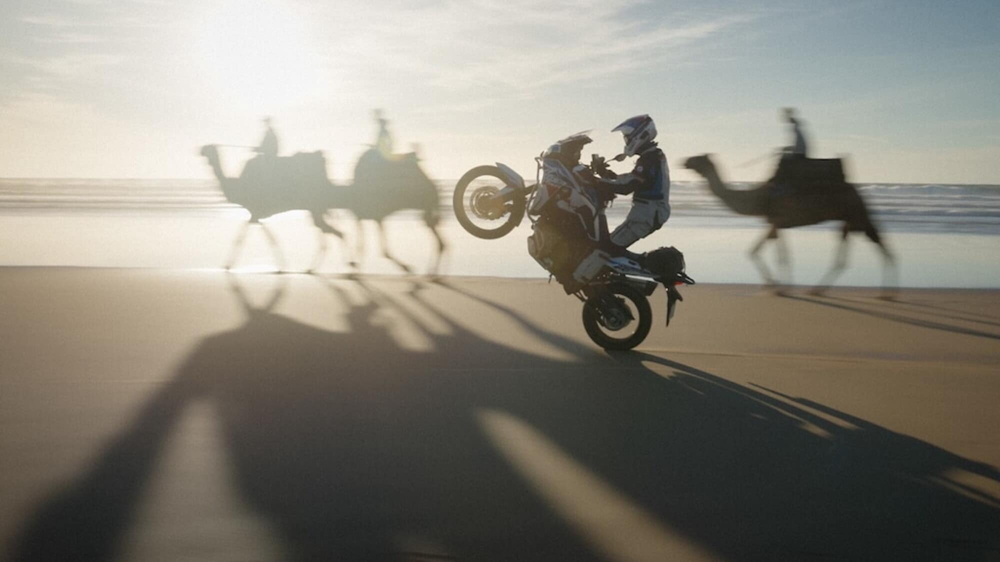 Enduro Anni '80: La Nascita delle Moto Adventure Moderne - celebrità news from InMoto.it