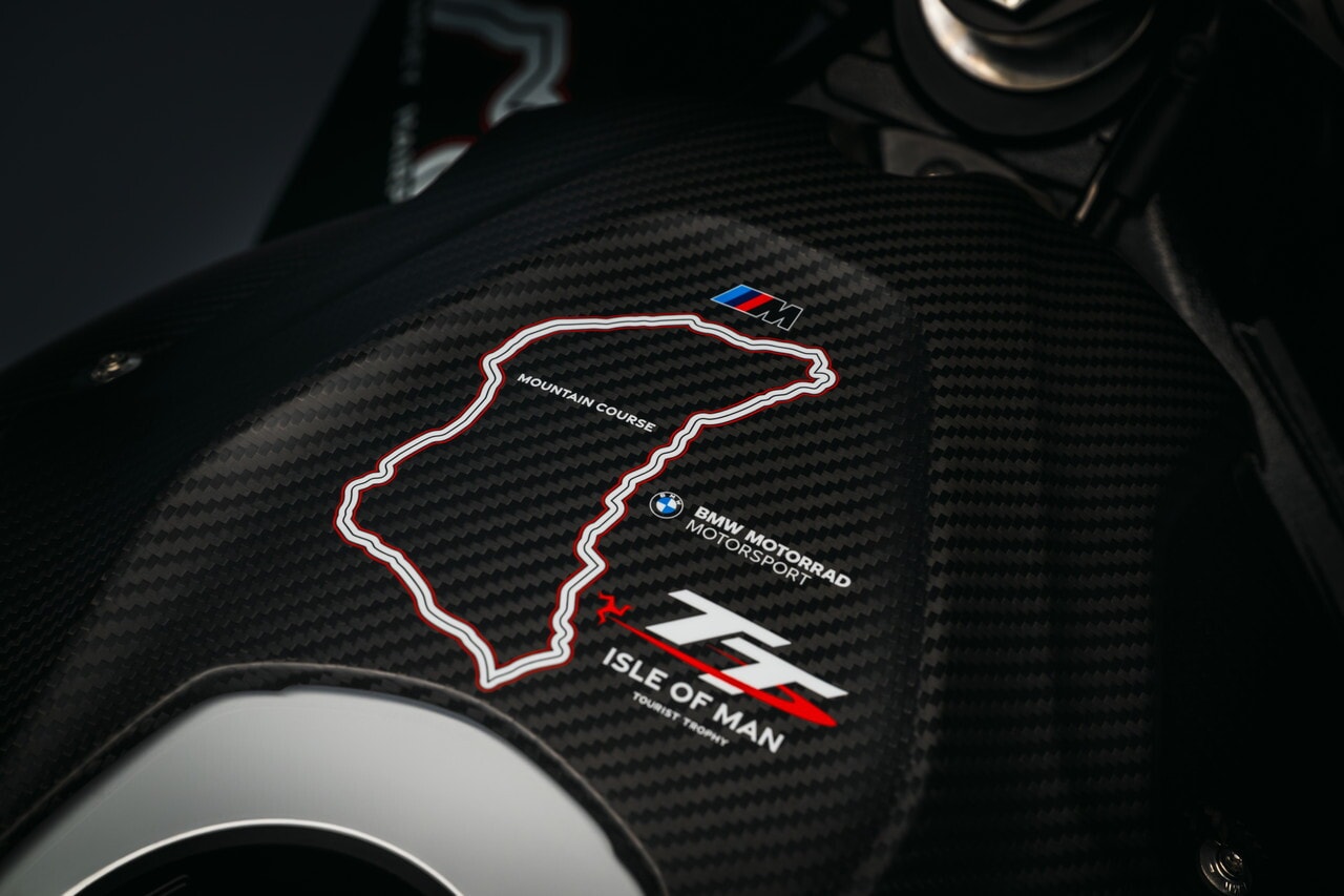 BMW M RR Isle of Man TT : le foto della SBK in edizione limitata