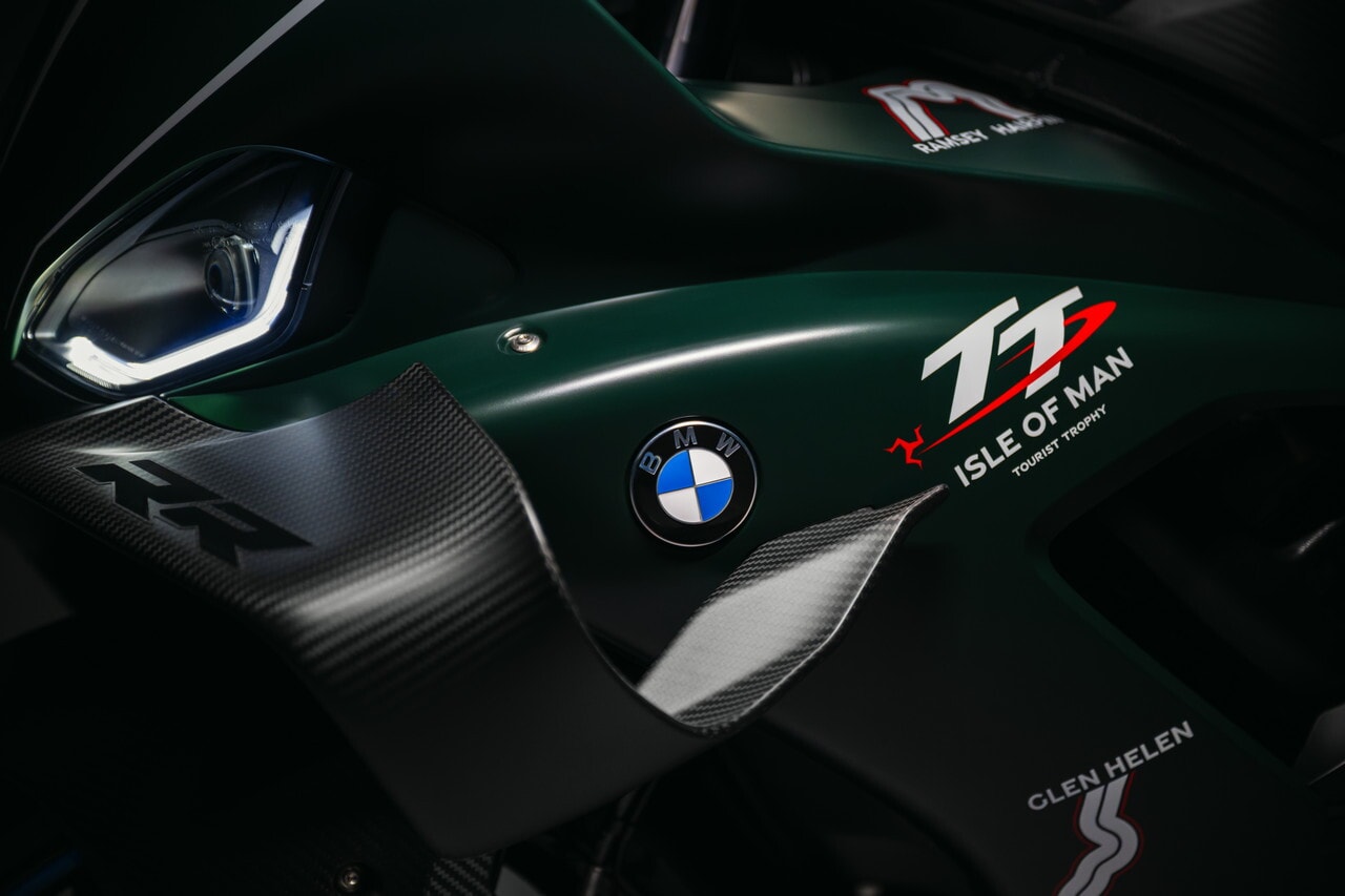 BMW M RR Isle of Man TT : le foto della SBK in edizione limitata