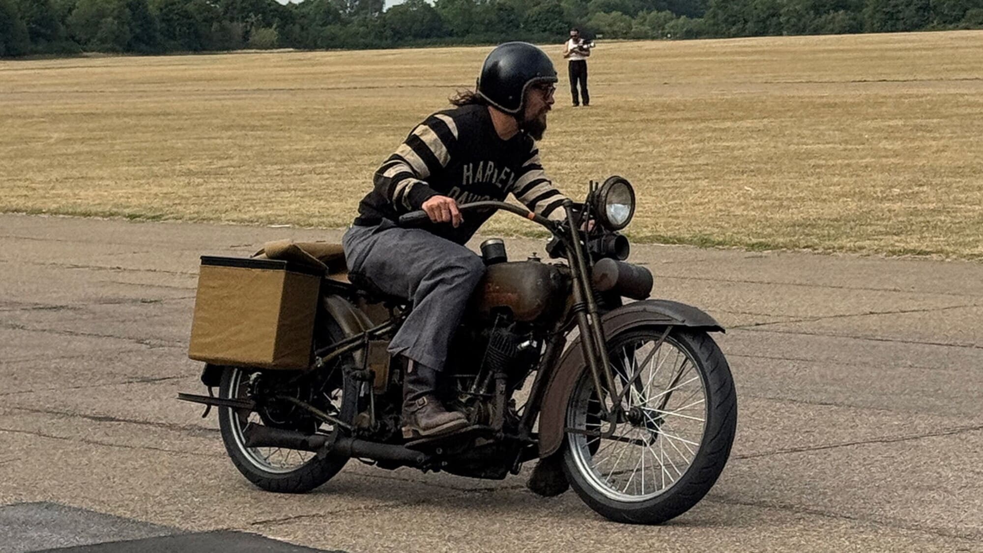 Jason Momoa trasforma tre Harley d'epoca in veicoli ibridi: bestemmia o genialata?