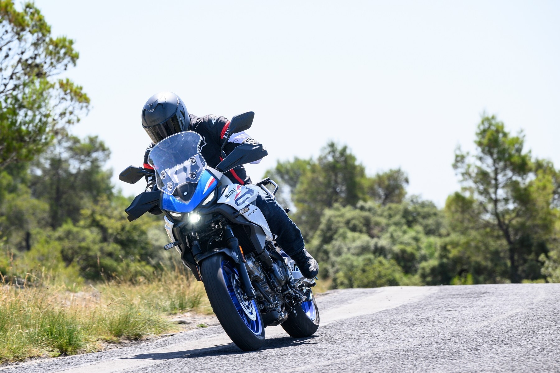 Suzuki SV-7GX: la gallery del test