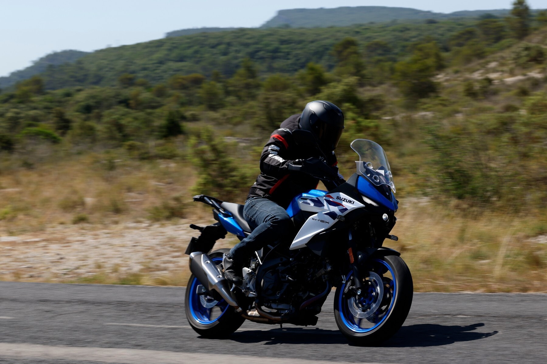 Suzuki SV-7GX: la gallery del test