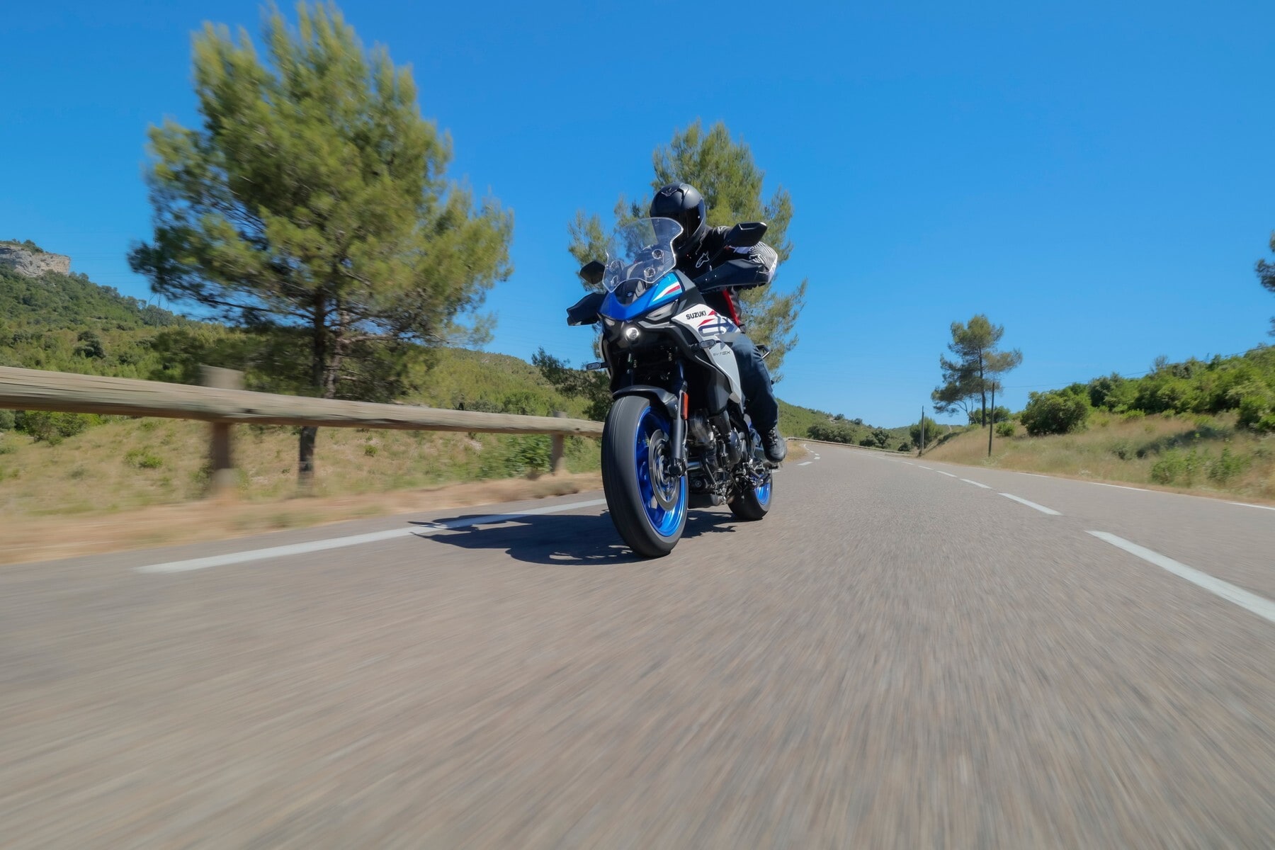 Suzuki SV-7GX: la gallery del test