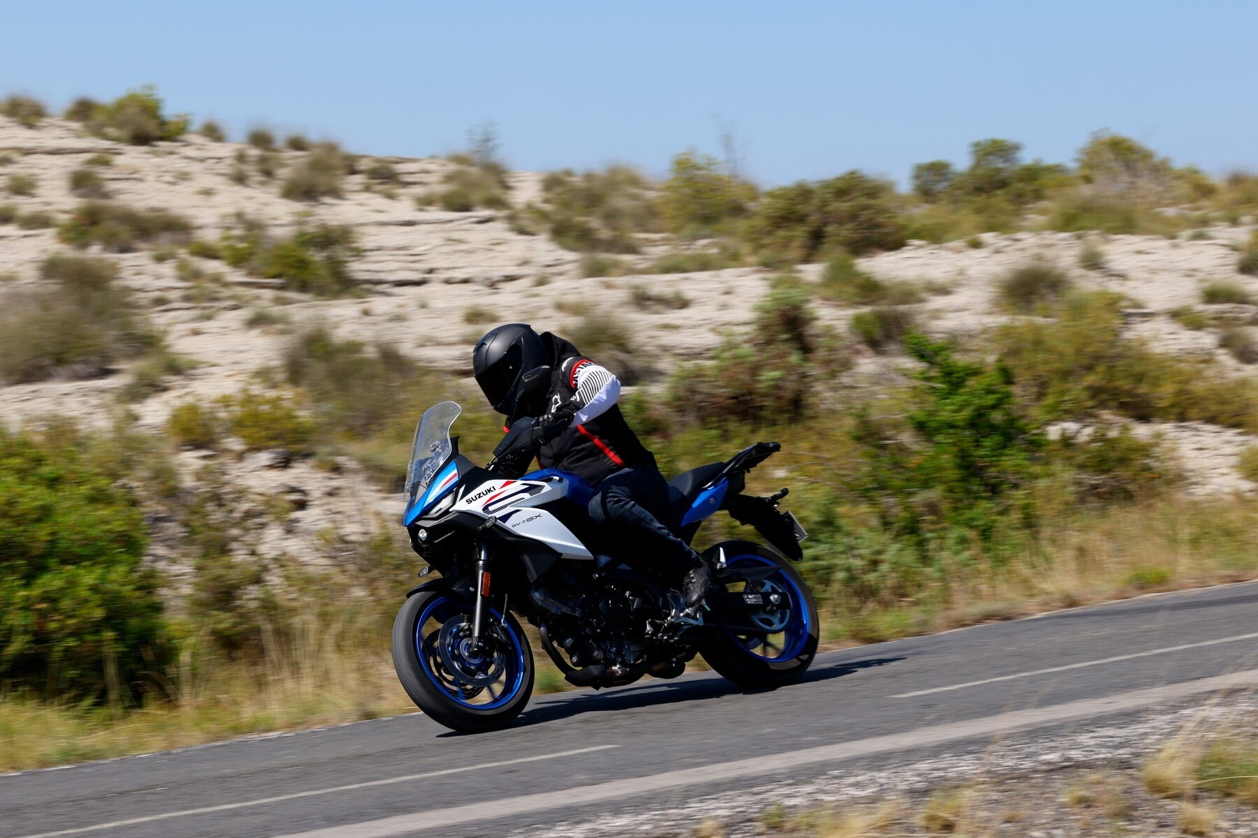 Suzuki SV-7GX: la gallery del test