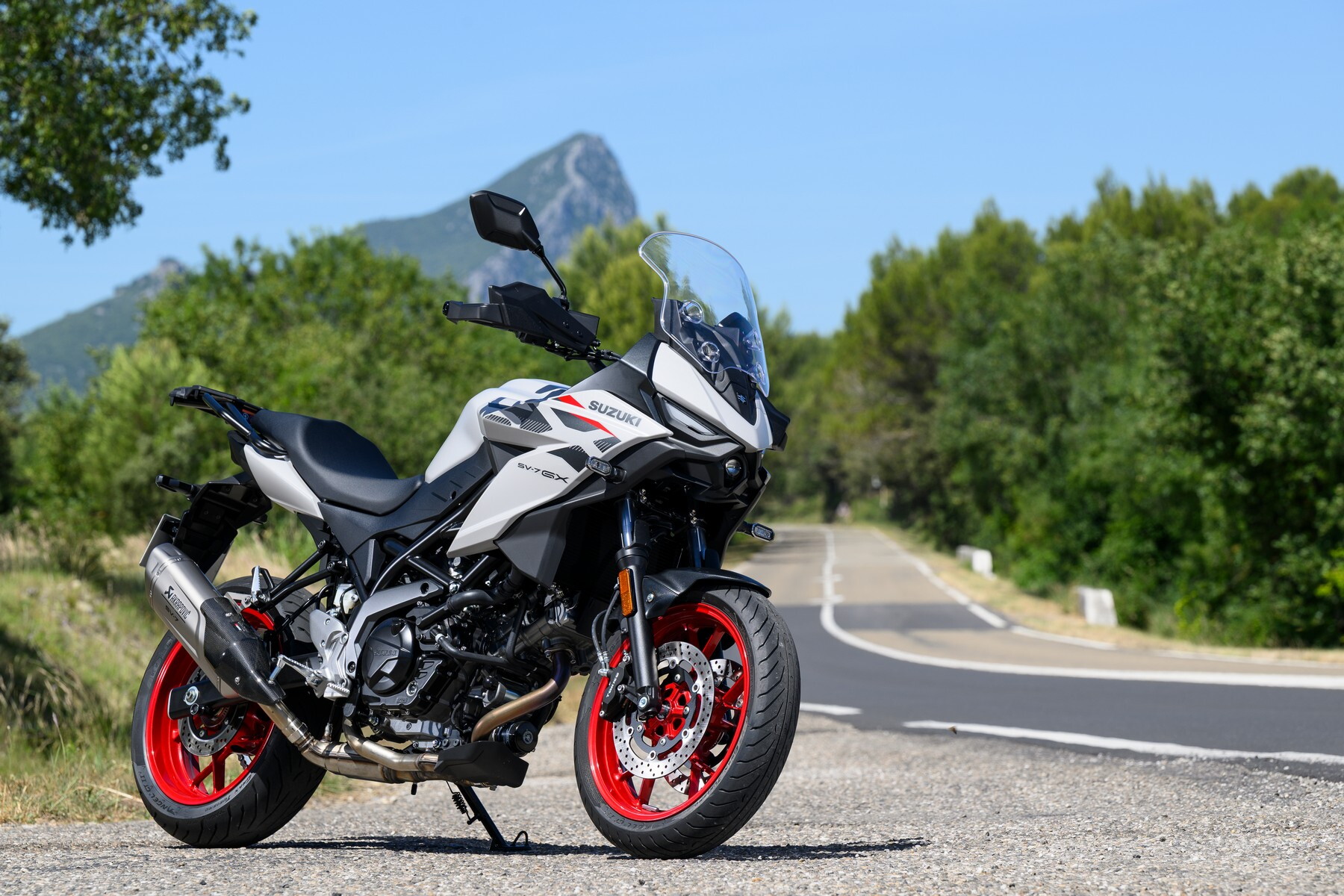 Suzuki SV-7GX: la gallery del test