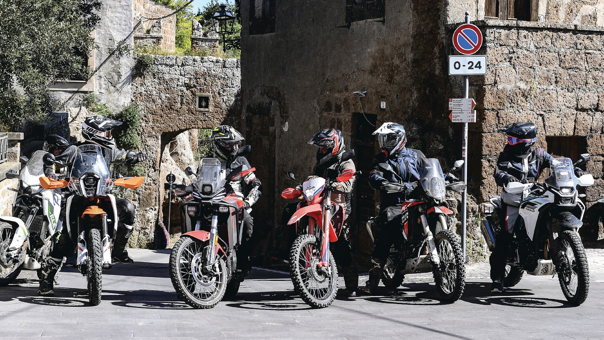 Adventure sotto i 500 cc: un fenomeno in espansione. Ma perchè hanno così tanto successo?