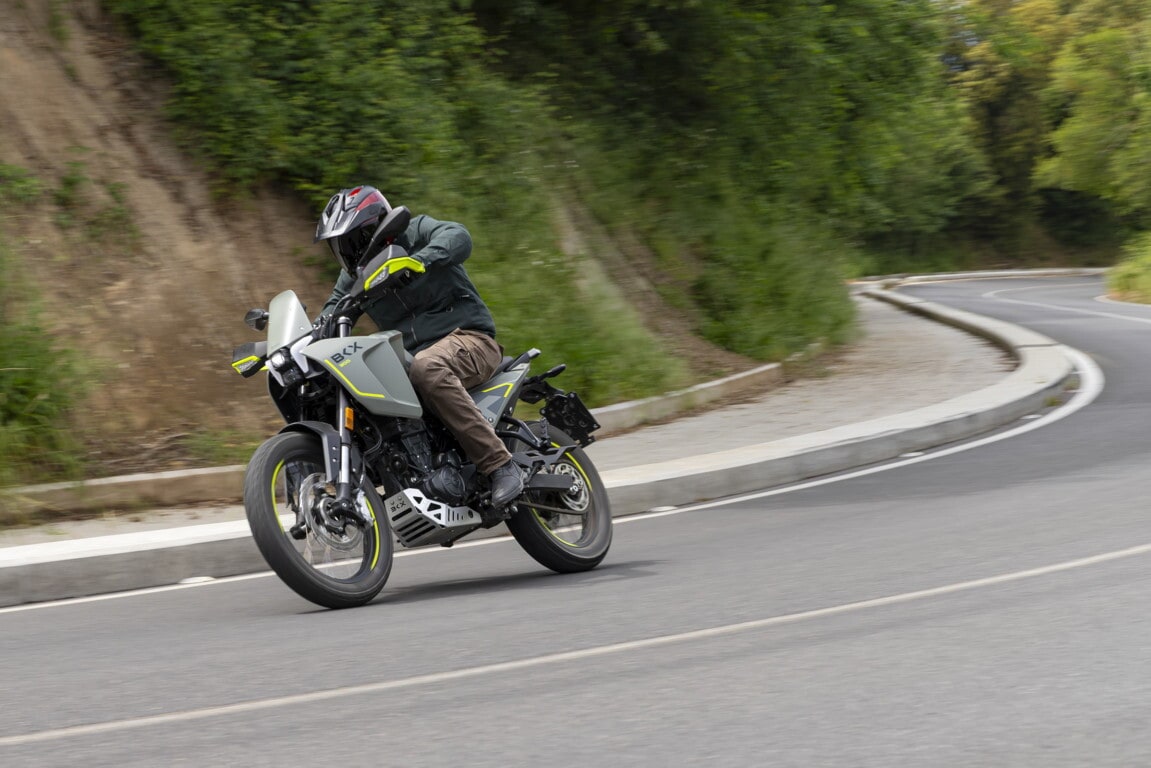 Benelli BKX 300: le FOTO della prova
