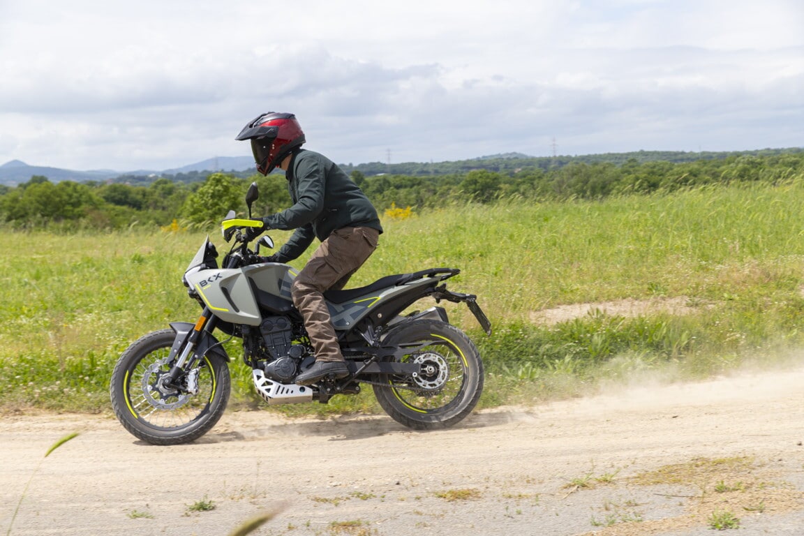 Benelli BKX 300: le FOTO della prova