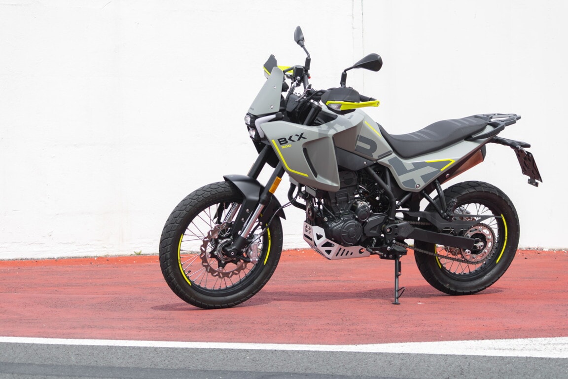 Benelli BKX 300: le FOTO della prova
