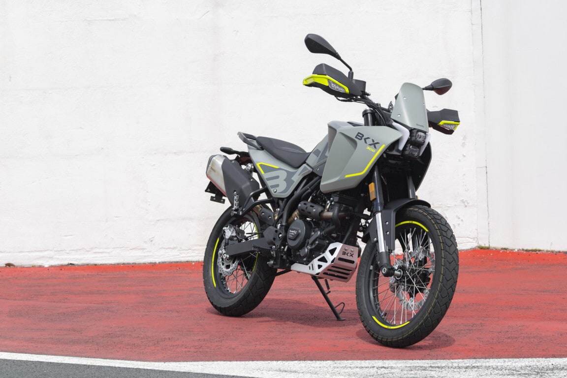 Benelli BKX 300: le FOTO della prova