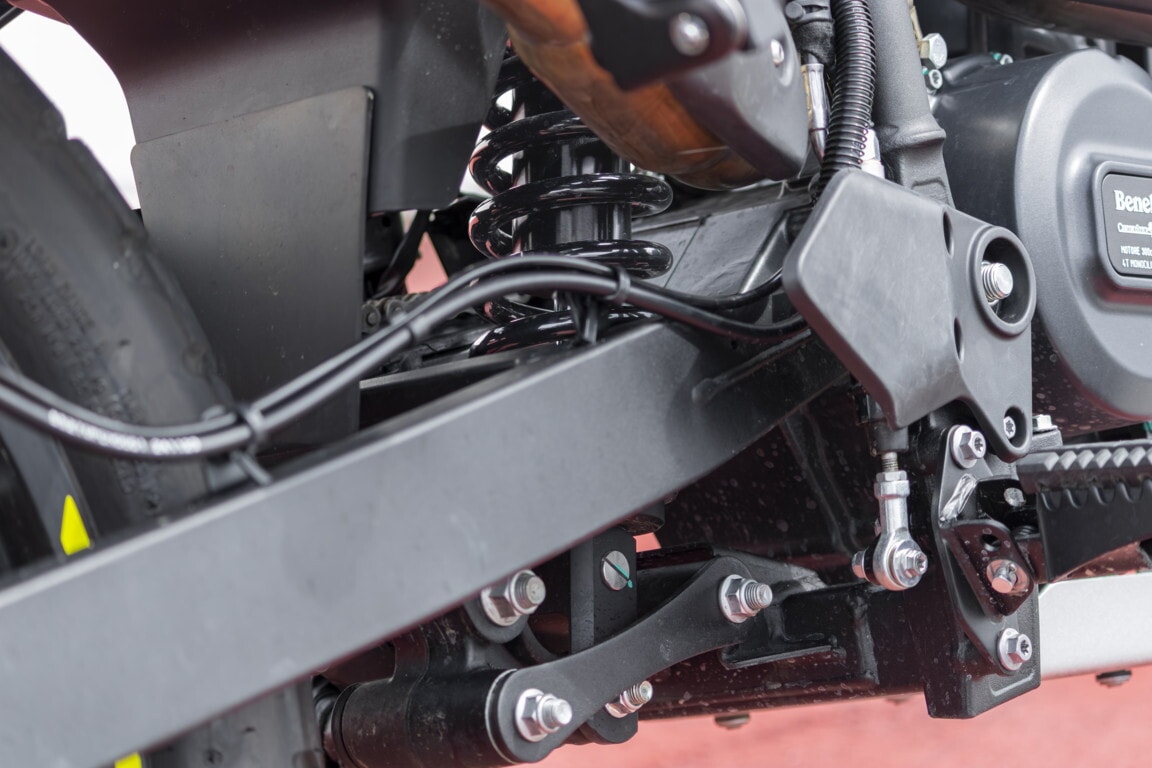 Benelli BKX 300: le FOTO della prova