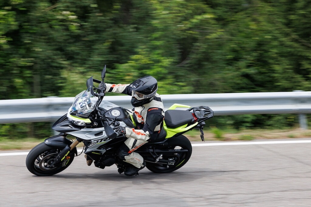 Benelli TRK 902 Stradale: le foto della prova