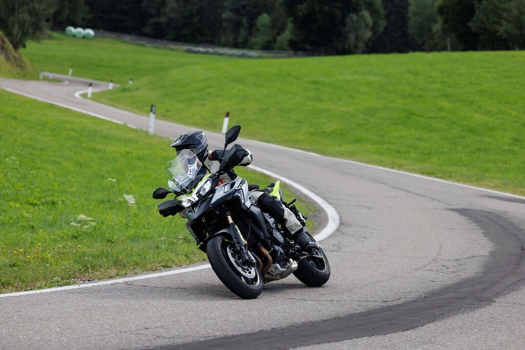 Benelli TRK 902 Stradale: le foto della prova